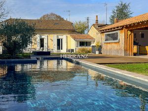 Maison familiale rénovée 160 m2 avec piscine et jardin de 13