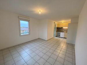 A LOUER - MURET - Appartement 2 pièces 41 35 m² avec balcon et parking en sous sol - G1001