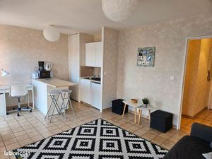 Studio meublé rénové  proche tram  calme et sécurisé