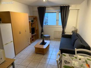 Coquet studio entièrement meublé