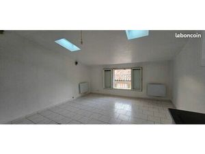 Studio spacieux calme et lumineux