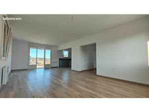 Bel appartement 3 chambres avec grande terrasse