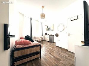 Magnifique studio meublé au pied du métro Square Flandre