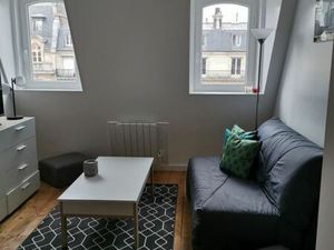 Appartement meublé de 27 m2 refait à neuf. Disponible immédiatement