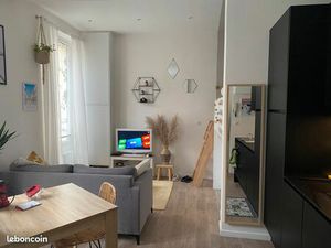 Studio à louer  calme  lumineux  tout équipé (cuisine  lave linge  lave vaisselle  nombreu