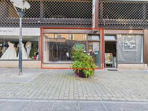 Local à usage de magasin R6 et local-réserve R6 au 1er étage