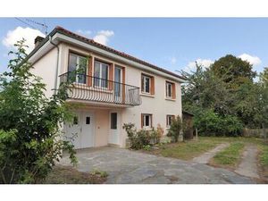 Location maison  m² T-5 à Clermont-Ferrand  1 380 €