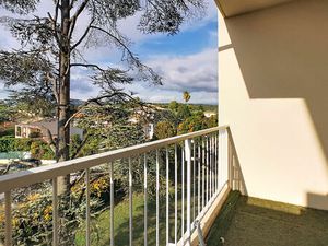 Appartement Antibes 3 pièce(s) 60 m2 traversant avec parking et cave