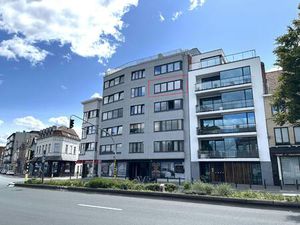 Appartement met 3 slaapkamers en garage te koop in Eeklo