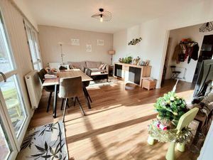 T4 rénové avec goût  ascenseur  au calme  cave