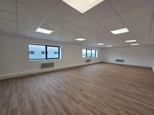 LOCAL D'ACTIVITE A LOUER ANGERS EST