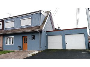 Maison de residence 3 chambres  jardin et ses 2 garages