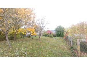 Terrain constructible de 587m2 au calme