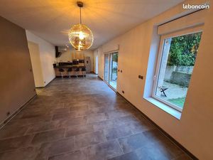 À louer – Appartement F3 meublé 80 m² avec terrasse  jardinet  garage  parking et cave – A