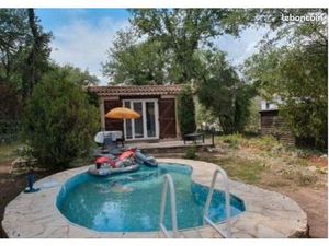 Studio dans maisonnette