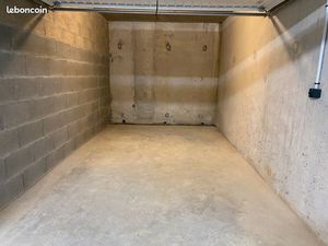 Location box / parking