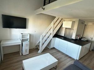 Studio Mezzanine full meublé + parking avec sèche linge et lave linge +