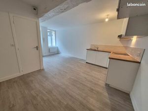 T2 rénové au calme – pied du métro Mairie d’Ivry