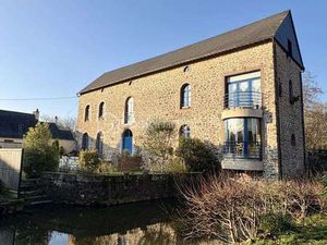 Vente Maison à Montsûrs-Saint-Céneré (53150) : à vendre / 297m² Montsûrs-Saint-Céneré