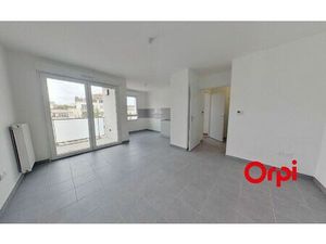 Location appartement  m² T-1 à Lyon 9  815 €