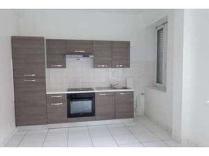 Location Appartement 3 pièces à Fougères (35300) : à louer 3 pièces / 80m² Fougères