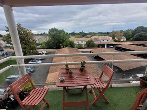 T2 DE 53 M2 BALCON ET PARKING COUVERT