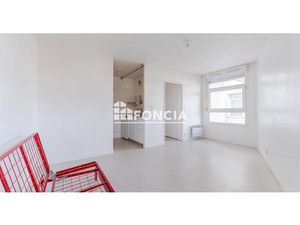 TOURS CENTRE - GARE - STUDIO AVEC PARKING