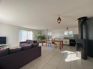 Superbe maison de plain-pied en fond de lotissement (terrain piscinable) avec possibilité 