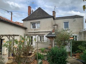 Maison de ville à vendre à Thouars - 7 pièces  182 m²