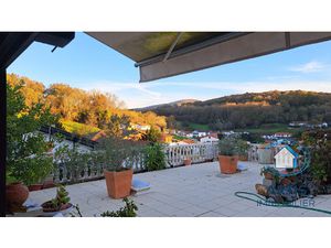 Maison Individuelle avec Piscine et Jardin