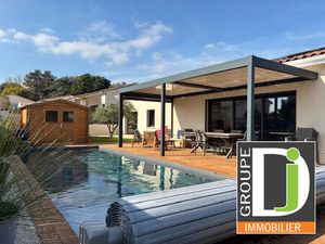 Maison plain-pied récente avec piscine  garage