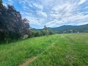 EXCLUSIVITE ! Terrain avec vue dégagée de 754 m2 dans le centre de RETOURNAC