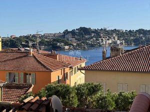 Villefranche – Rare maison au cœur de la vieille ville!