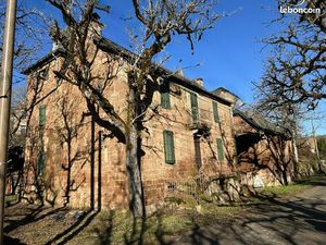 Corps de ferme à Conques-en-Rouergue
