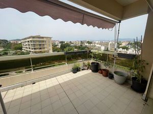 T2 44m² avec grand balcon terrasse - Antibes