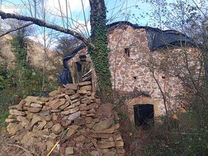 Vend coin de paradis dans la vallée du Tarn. Lot de parcelles foncières et immobilière