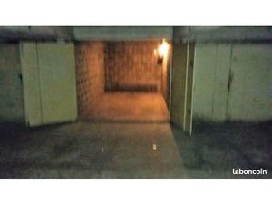 A louer Box 13 m2 fermé 75017