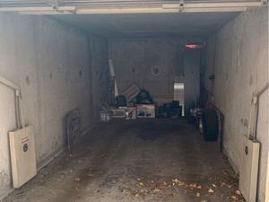 Garage box fermé 11m²