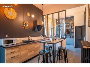 Maison meublée contre gardiennage