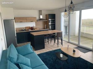 Pour 2 à 7 mois beau T3 de 58 m2 avec terrasse de 8 m2