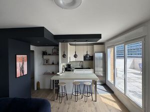 ? T3 D'EXCEPTION • TERRASSE 35m² VUE SACRÉ COEUR • DERNIER ÉTAGE + PARKING