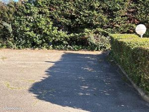 Loue places de parking dans copropriete securisee