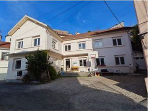 Lourdes loue villa centre ville