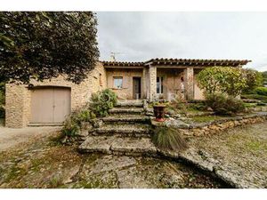 Hameau de Gordes  maison en pierre avec terrain constructible