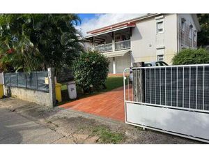 Location maison  m² T-4 à Ducos  1 200 €