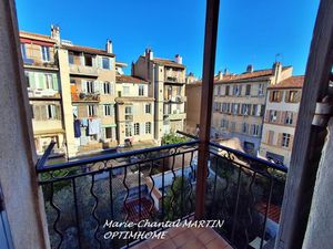 Appartement 3 pièces  balcon  cave  dernier étage Rue Auguste Blanqui 13006 Marseille