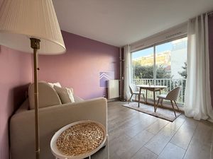 Coeur de ville Studio meublé de 20 m2 avec balcon - Rénové