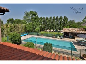 Maison à vendre 8 pièces proche de PONT DE VAUX (01)