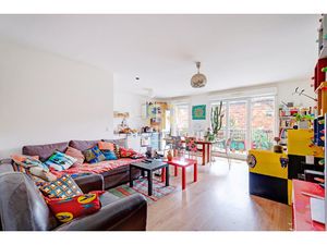 PORTE DE PARIS / PARKING / TRAVERSANT / METRO / 3 PIECES /