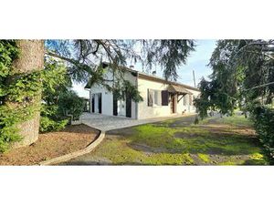 Maison avec double garage   parc